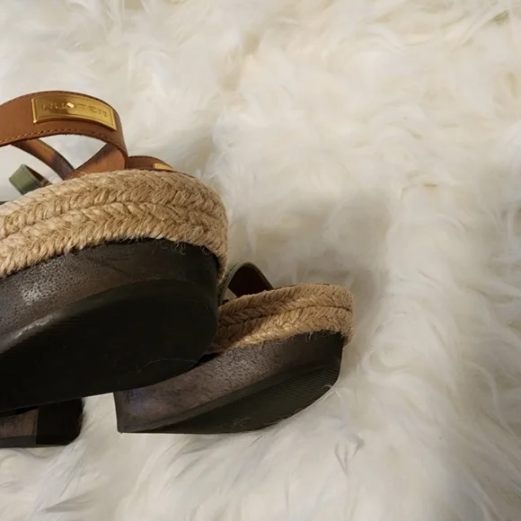 Hunter Gonave Wood Heel Sandals - Picture 14 of 16